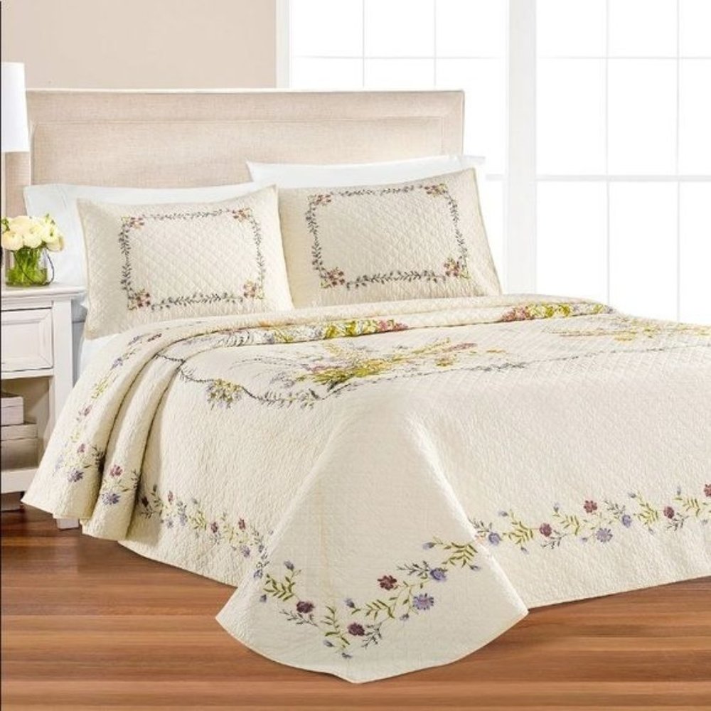 Martha Stewart Collection Floral BouquetFull Bedspread, Color: Ivory